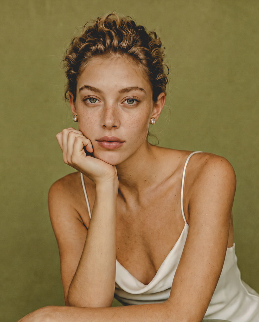 עגילי Blanche, אבן קריסטל אובלית במסגרת זהב